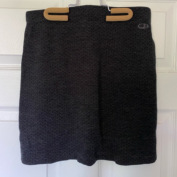 Ladies icebreaker skirt - Picture 3 of 3